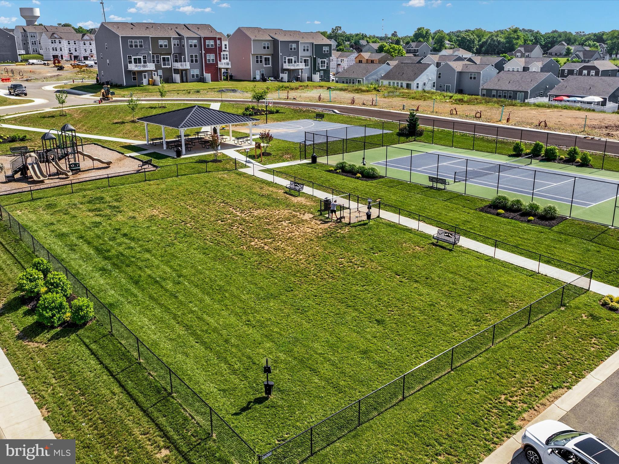 OVERLOOK AT RIVERSIDE TOWNHOMES - Residential