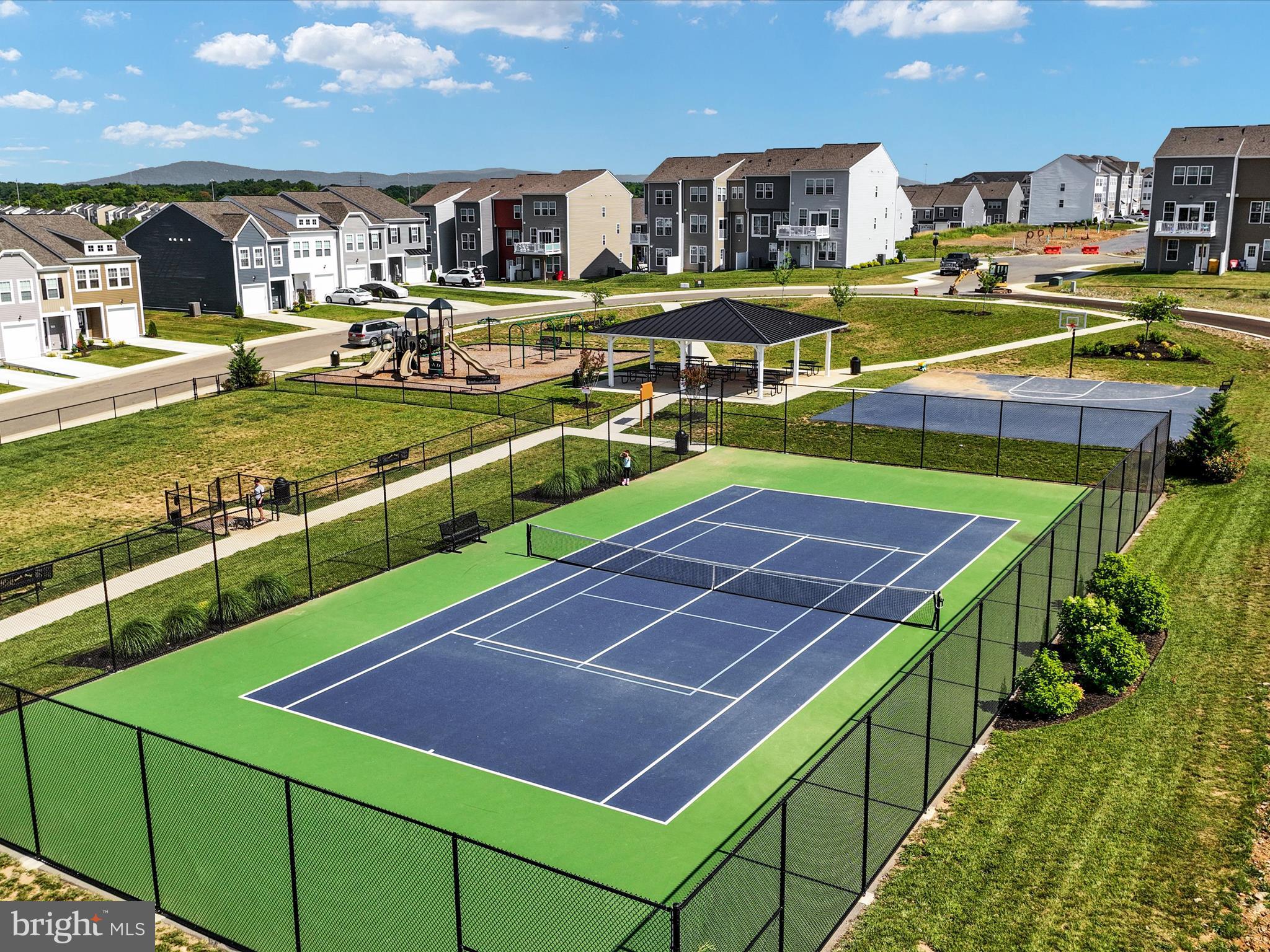 OVERLOOK AT RIVERSIDE TOWNHOMES - Residential