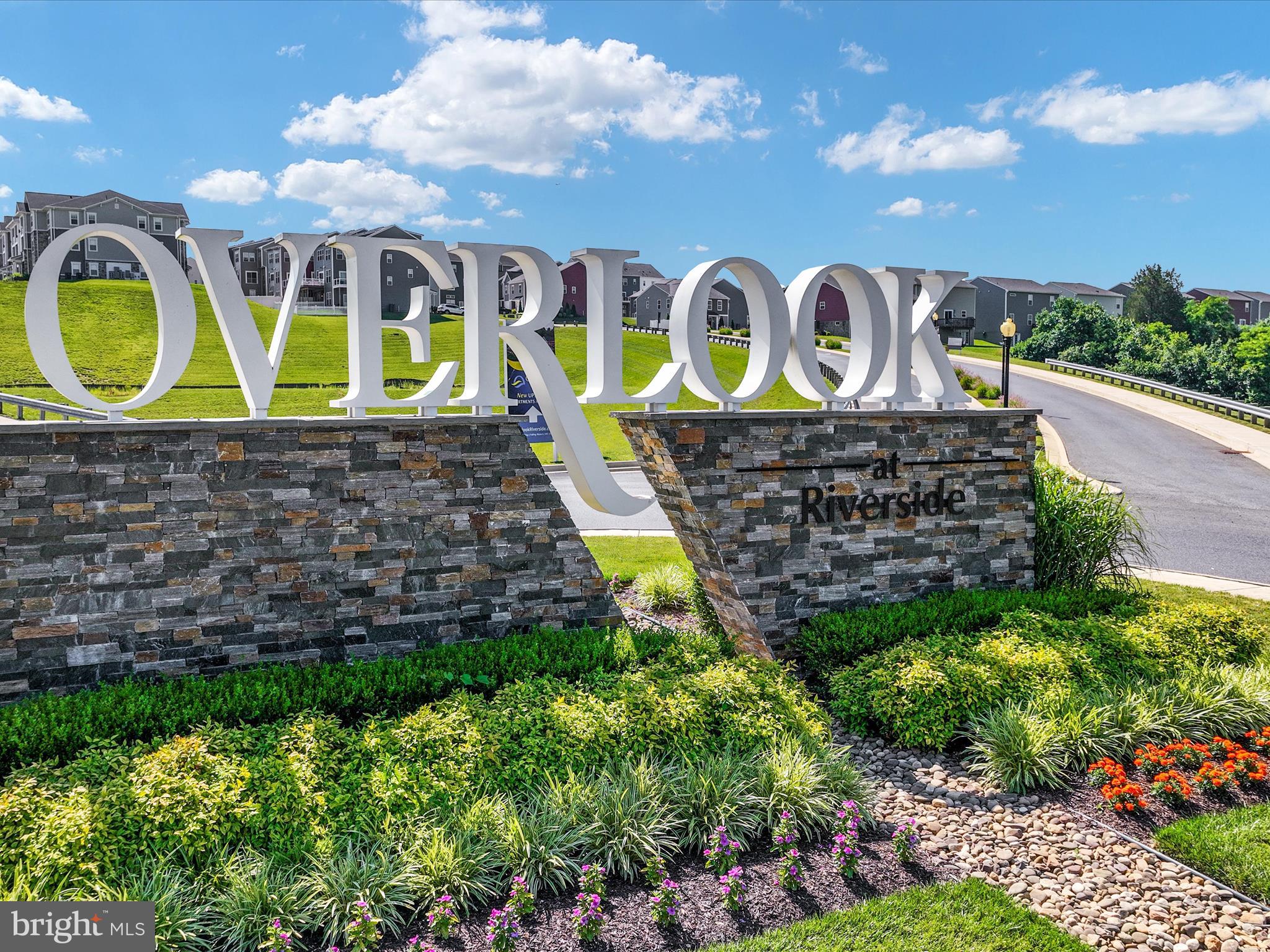 OVERLOOK AT RIVERSIDE TOWNHOMES - Residential