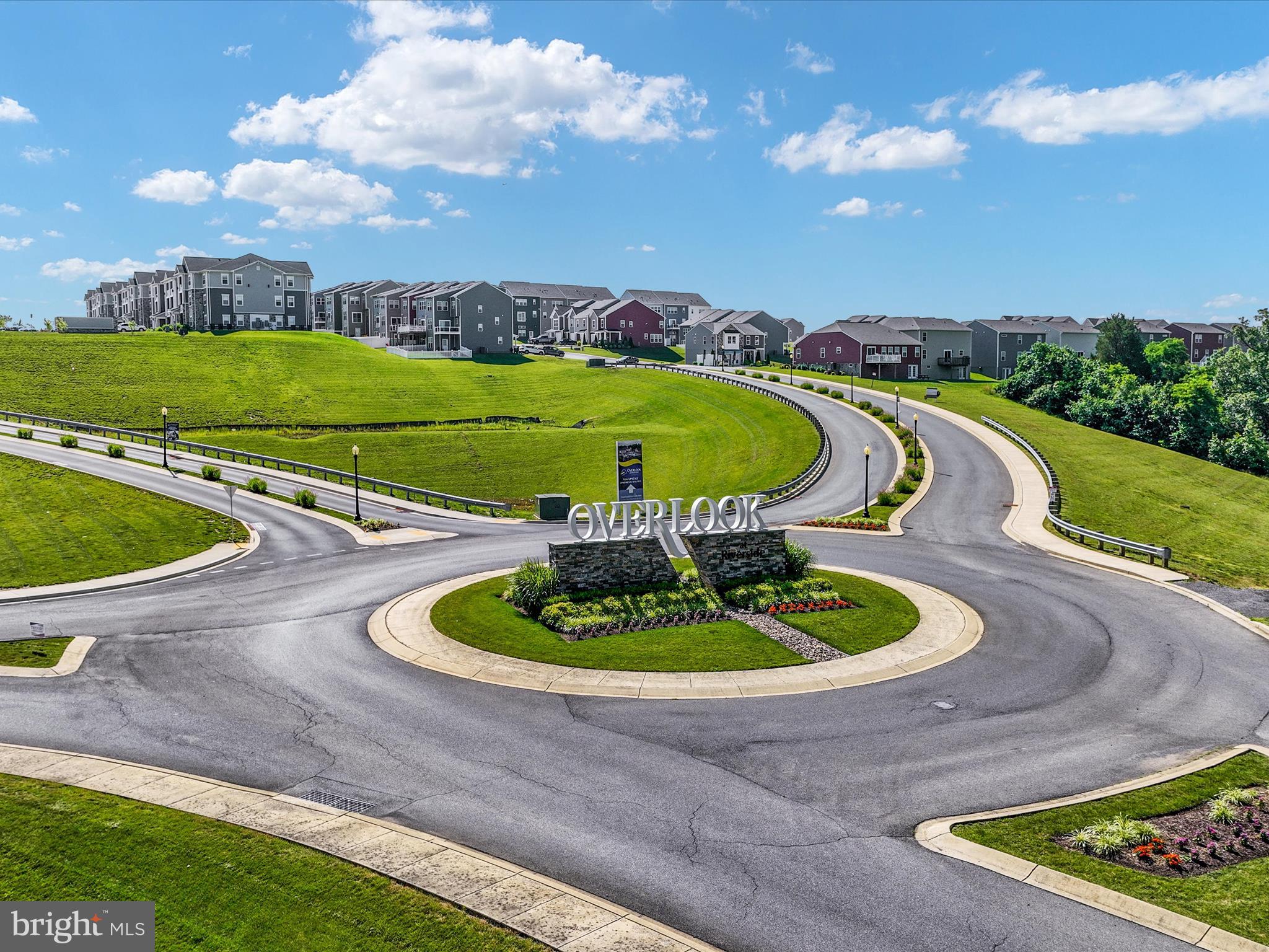 OVERLOOK AT RIVERSIDE TOWNHOMES - Residential