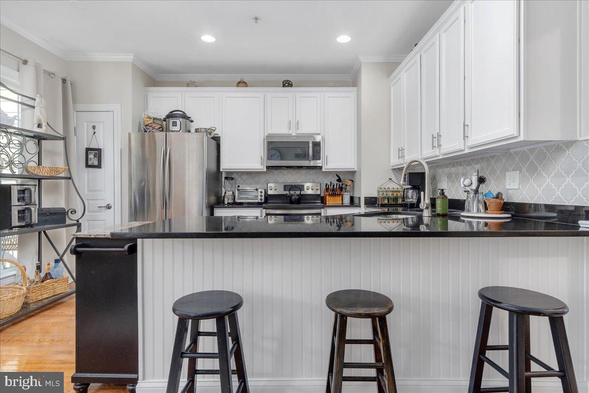 WHISPERING CREEK - Residential