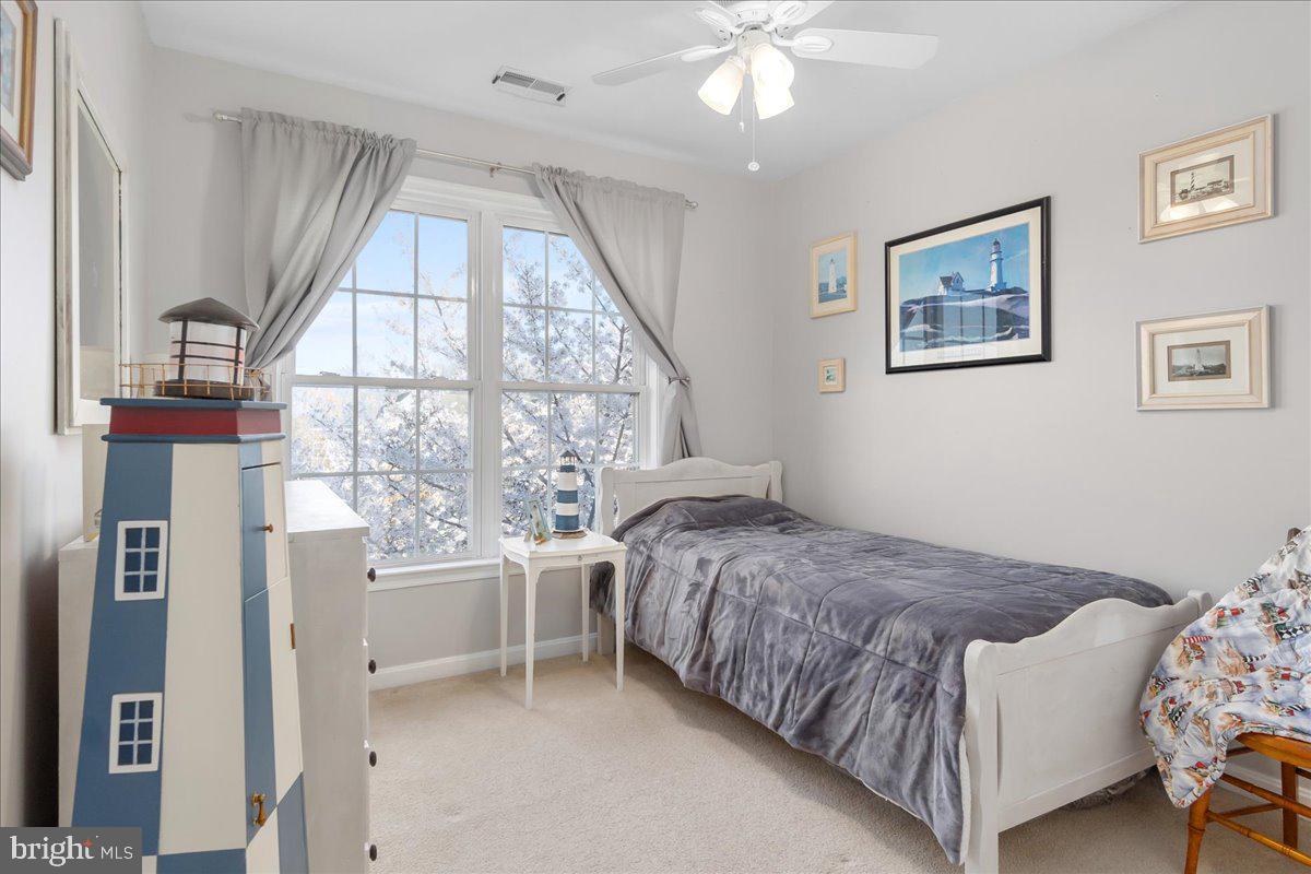 WHISPERING CREEK - Residential