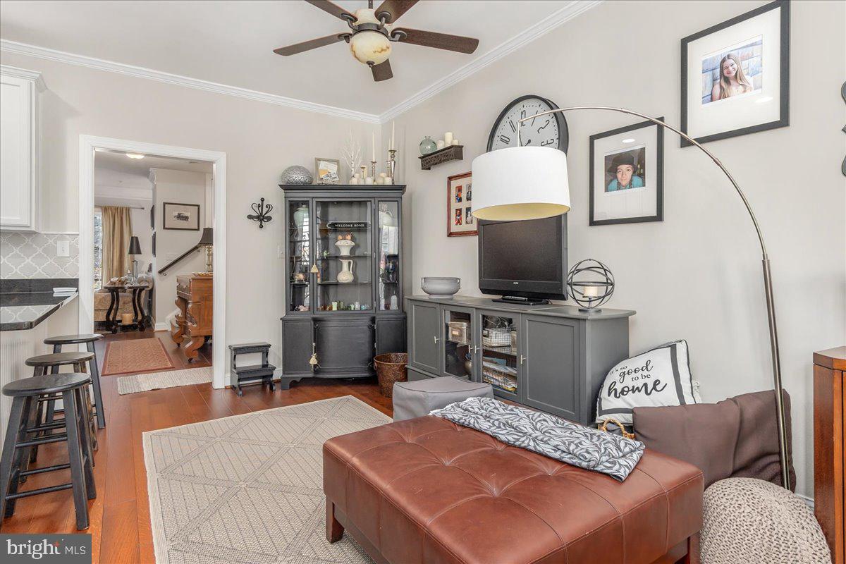 WHISPERING CREEK - Residential