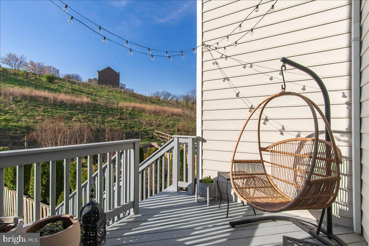 WHISPERING CREEK - Residential