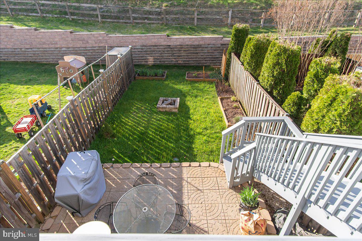 WHISPERING CREEK - Residential