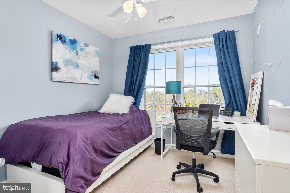 WHISPERING CREEK - Residential