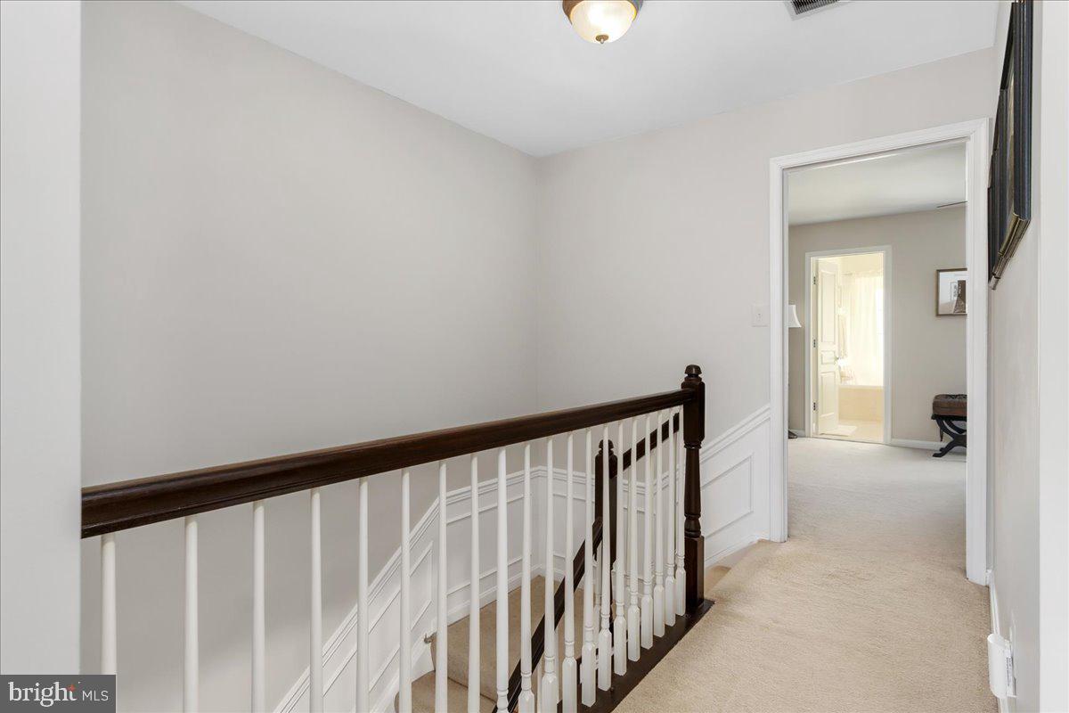 WHISPERING CREEK - Residential