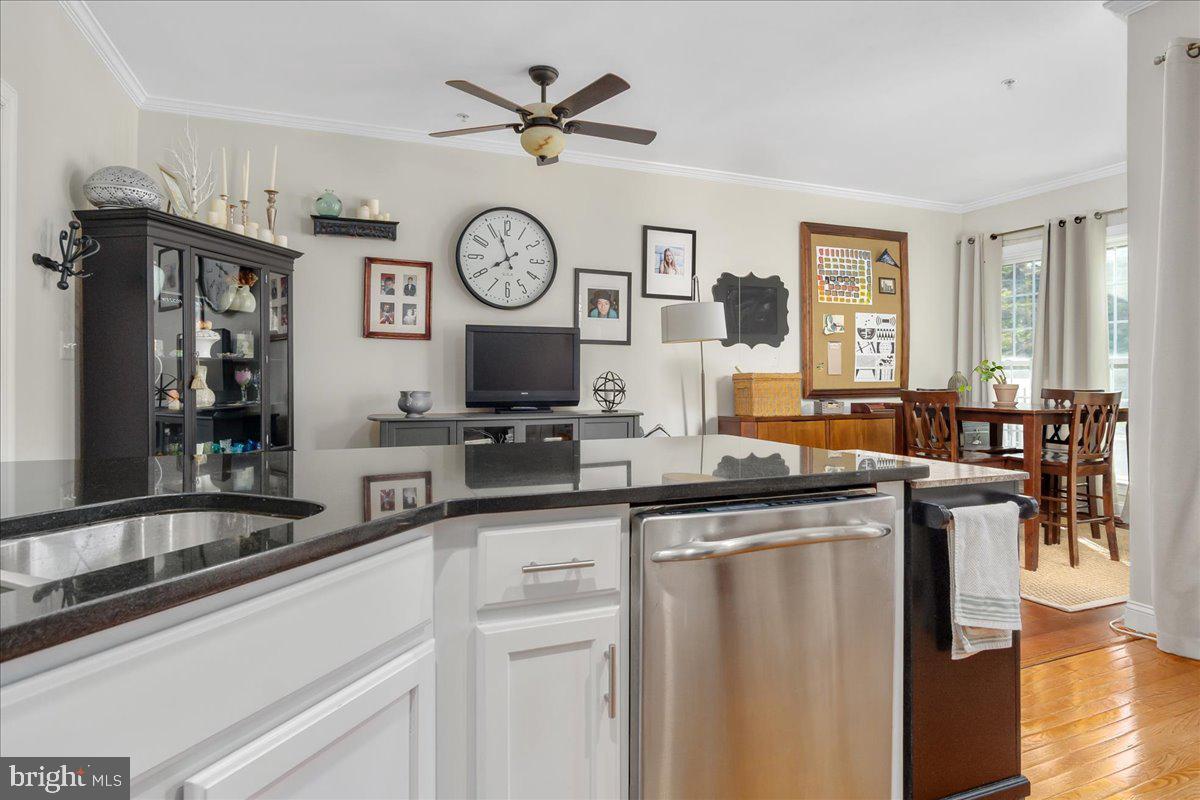 WHISPERING CREEK - Residential