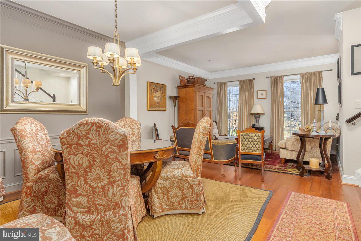 WHISPERING CREEK - Residential