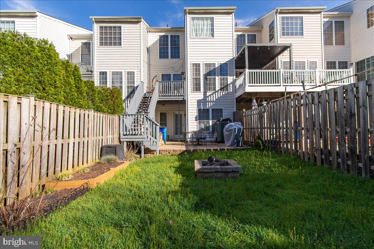 WHISPERING CREEK - Residential