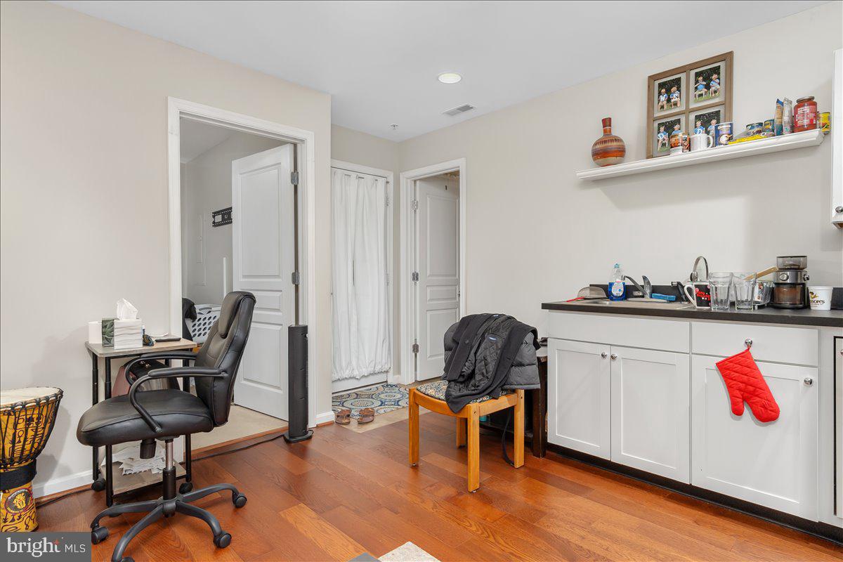 WHISPERING CREEK - Residential