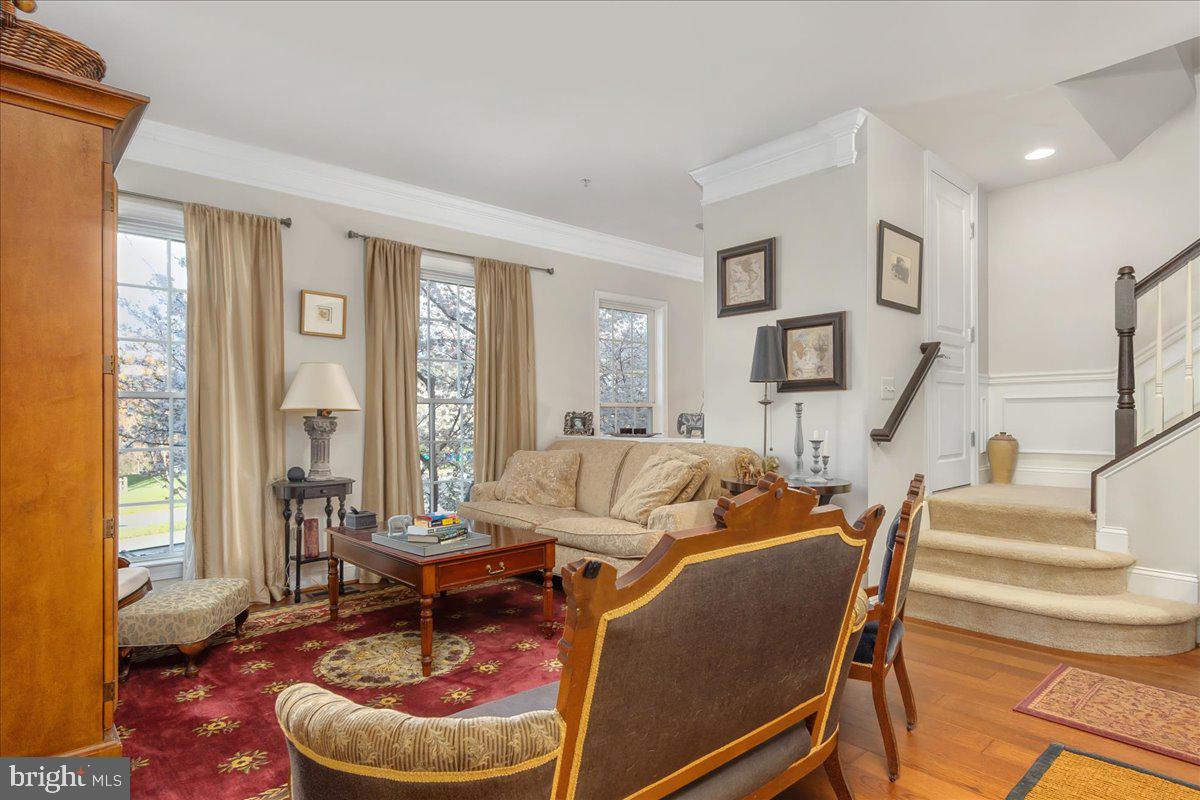 WHISPERING CREEK - Residential