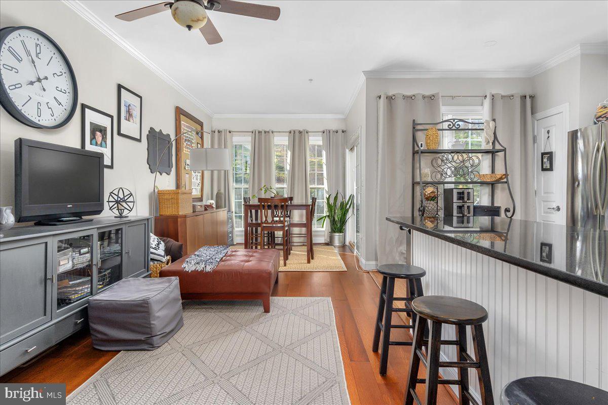 WHISPERING CREEK - Residential