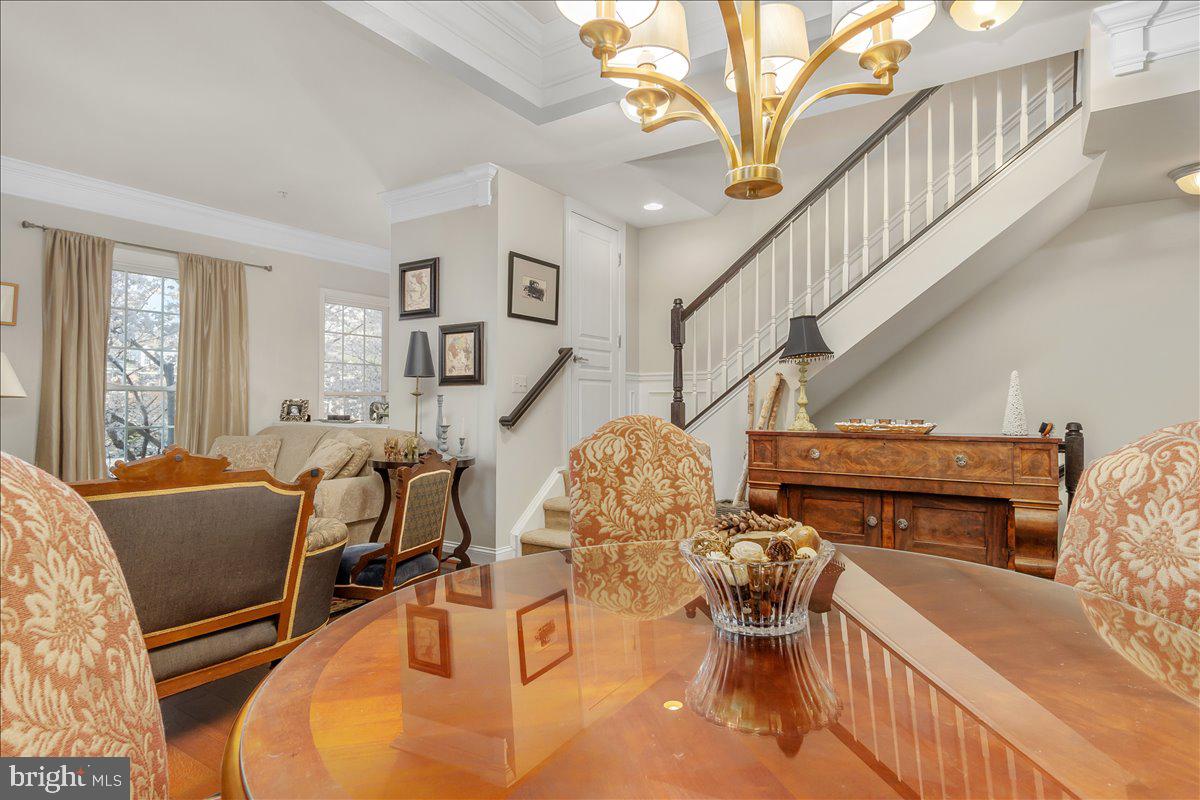 WHISPERING CREEK - Residential