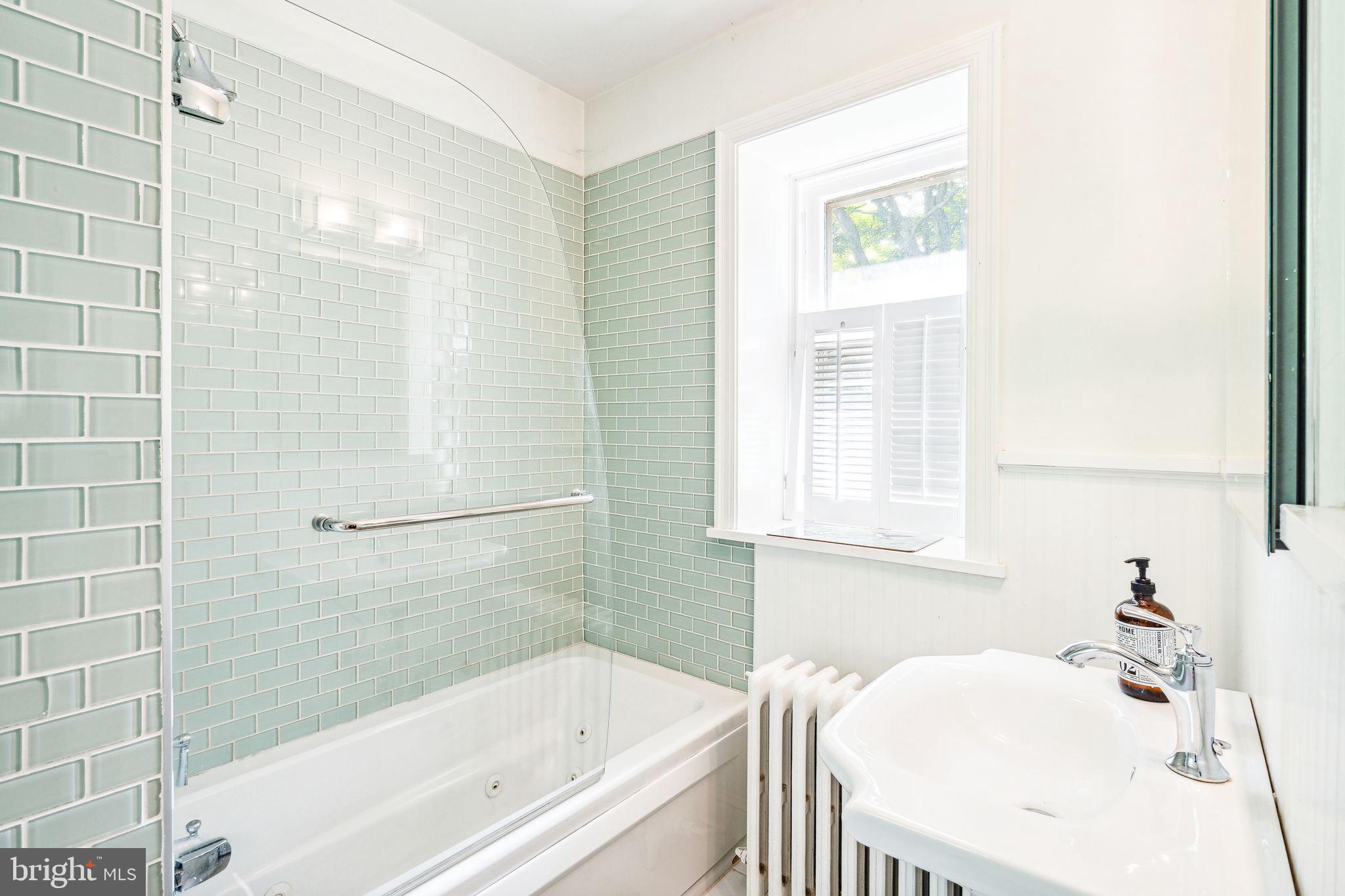 CHESTNUT HILL - Residential Lease