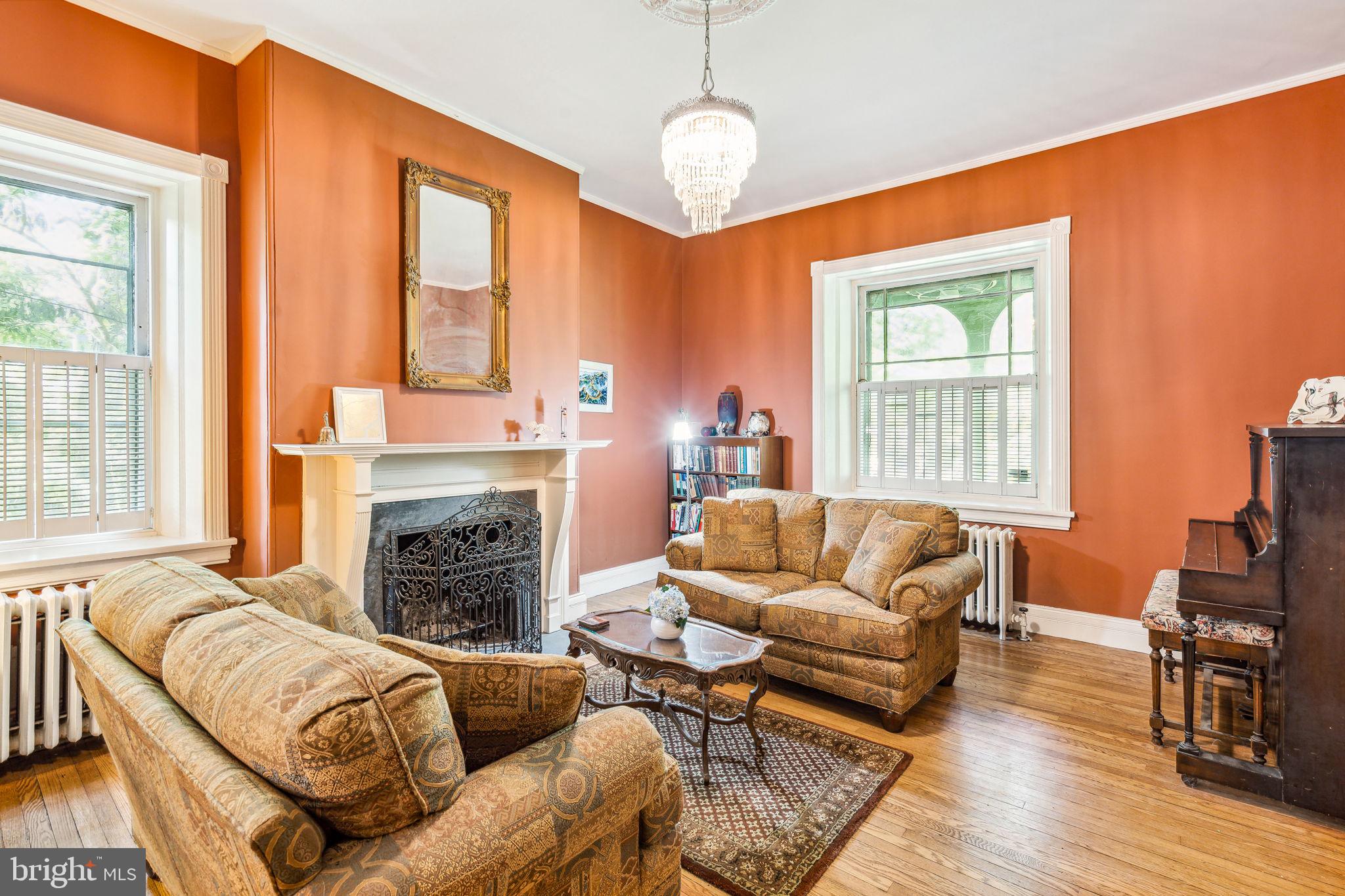 CHESTNUT HILL - Residential Lease