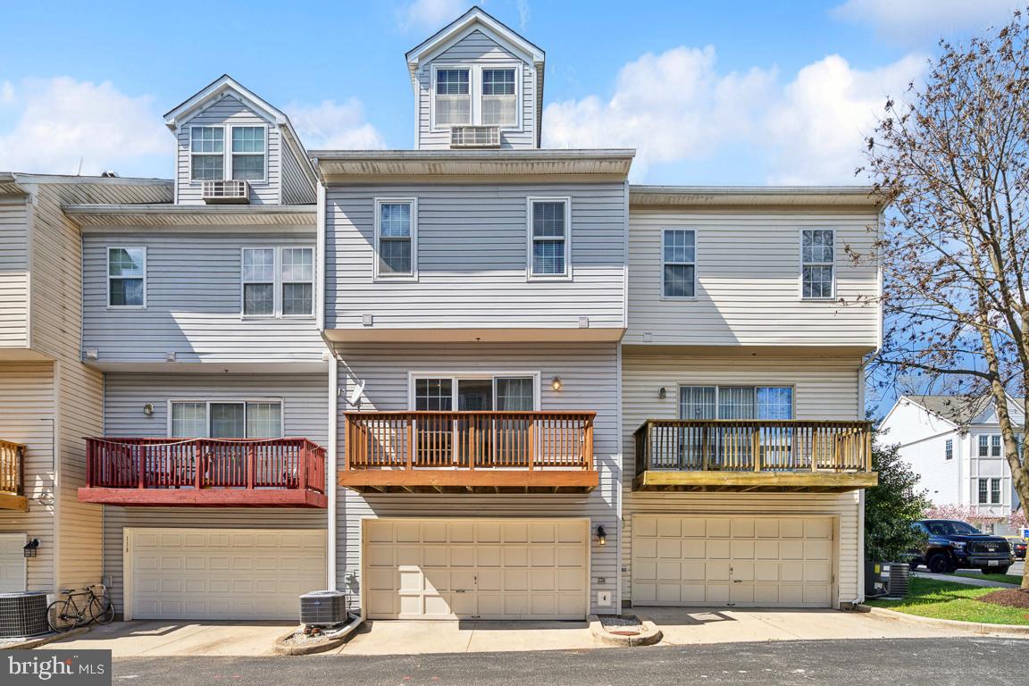 RUSSETT - Residential