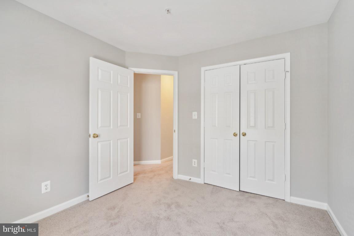 RUSSETT - Residential