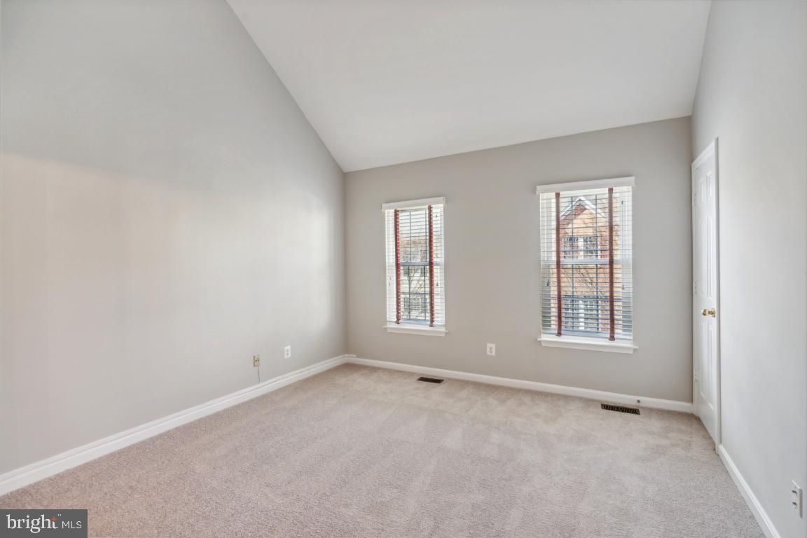 RUSSETT - Residential