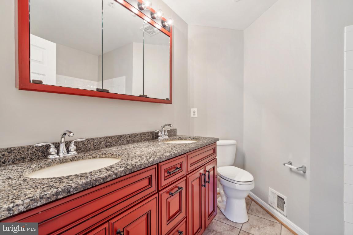 RUSSETT - Residential