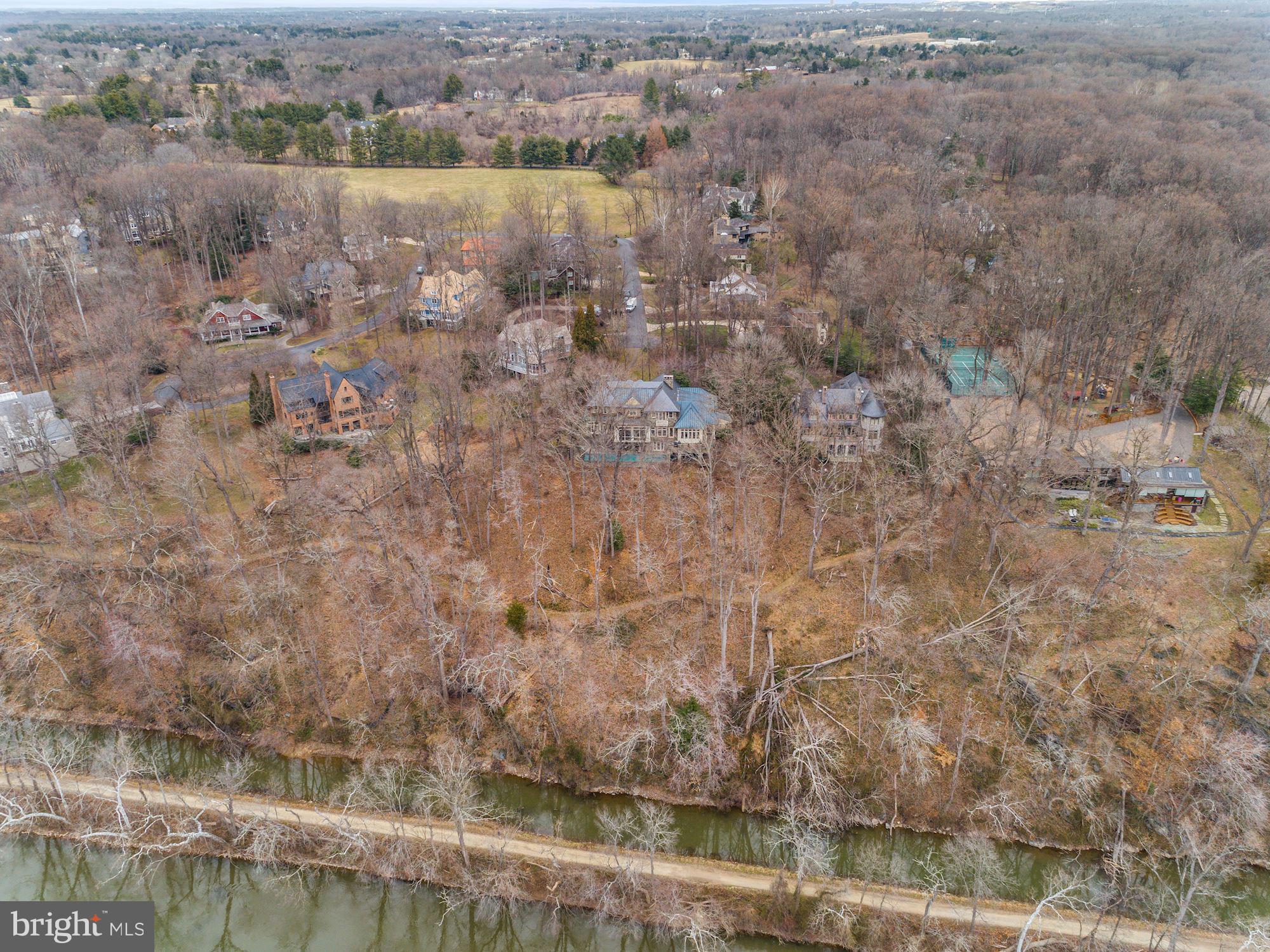 MERRY GO ROUND FARM - Residential