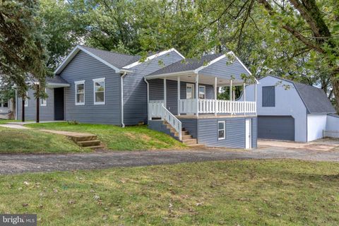 Photo of 229 Cider Press Road, MANHEIM, PA 17545 (MLS # PALA2076950)