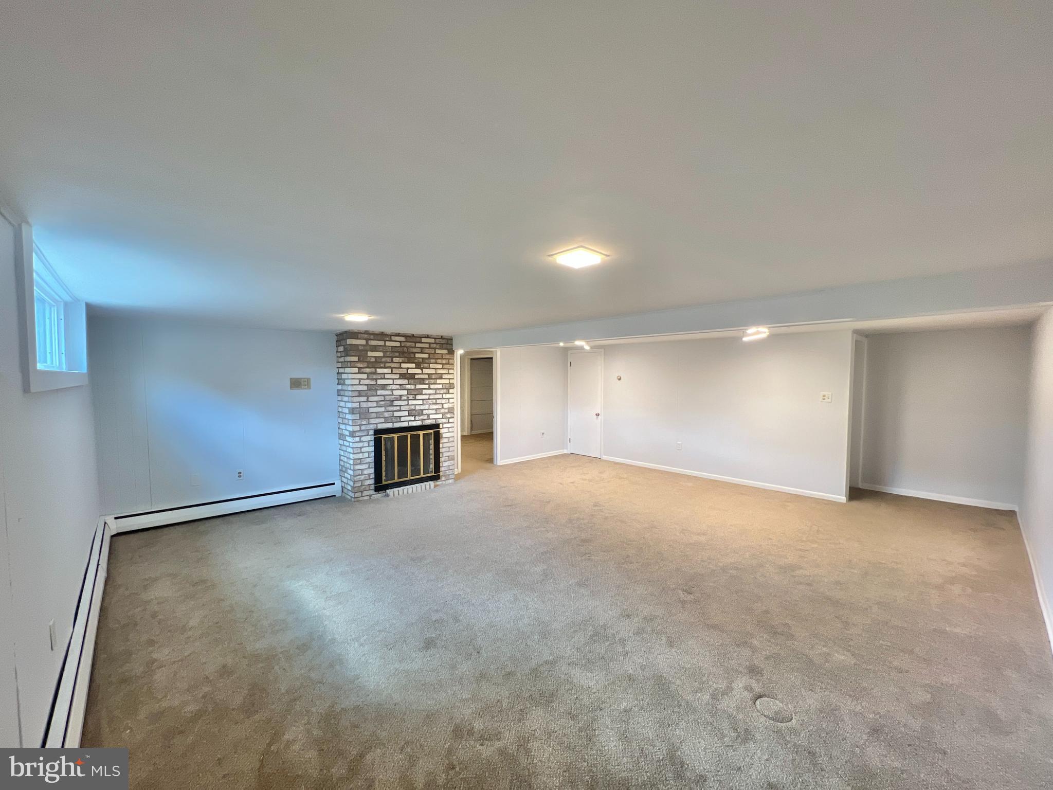 MEADOWBROOK - Residential Lease