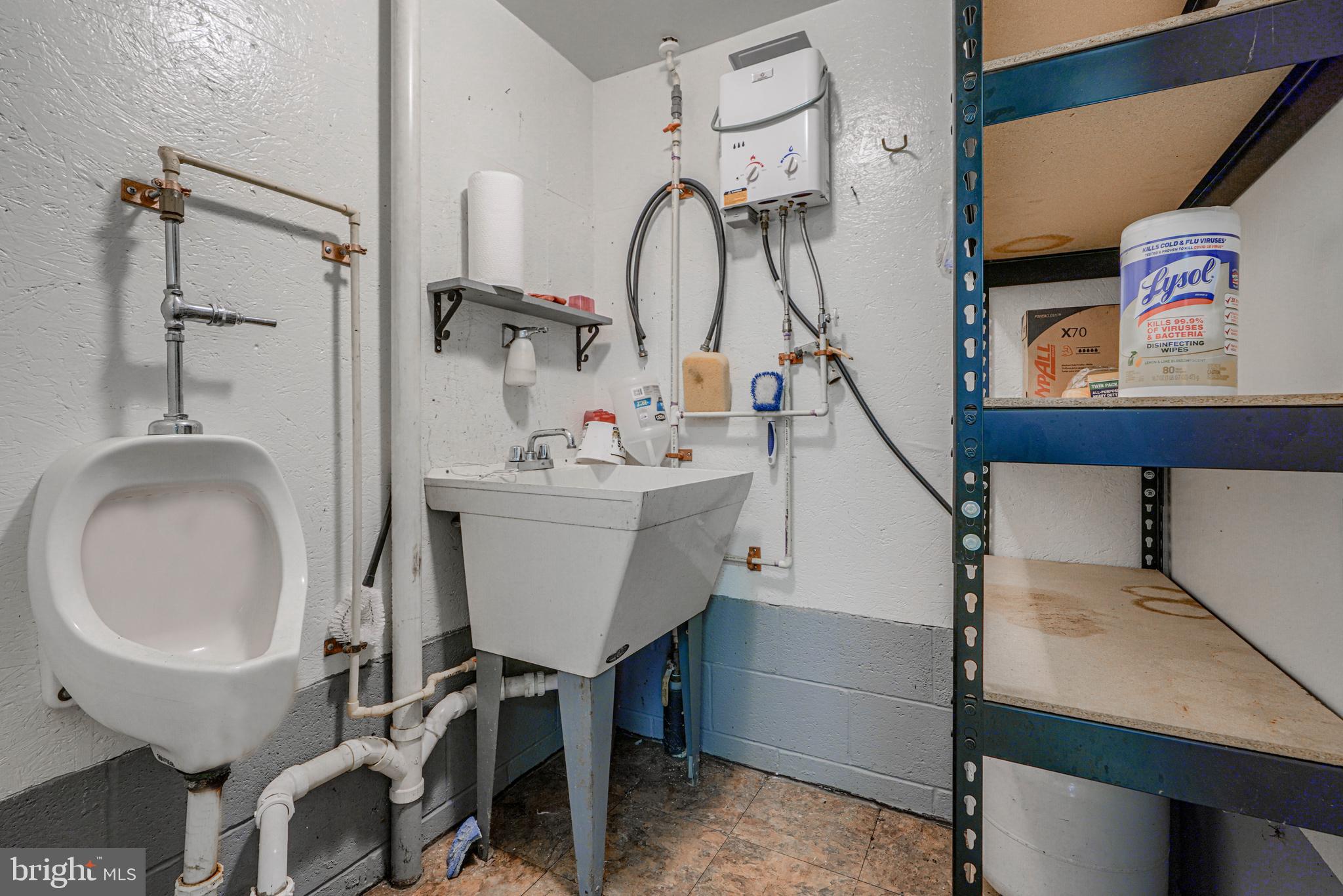 OLD FORT FARM ESTATES - Residential