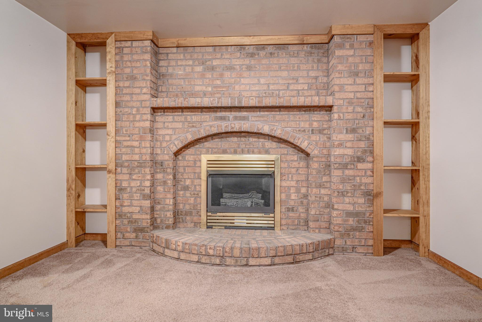 OLD FORT FARM ESTATES - Residential