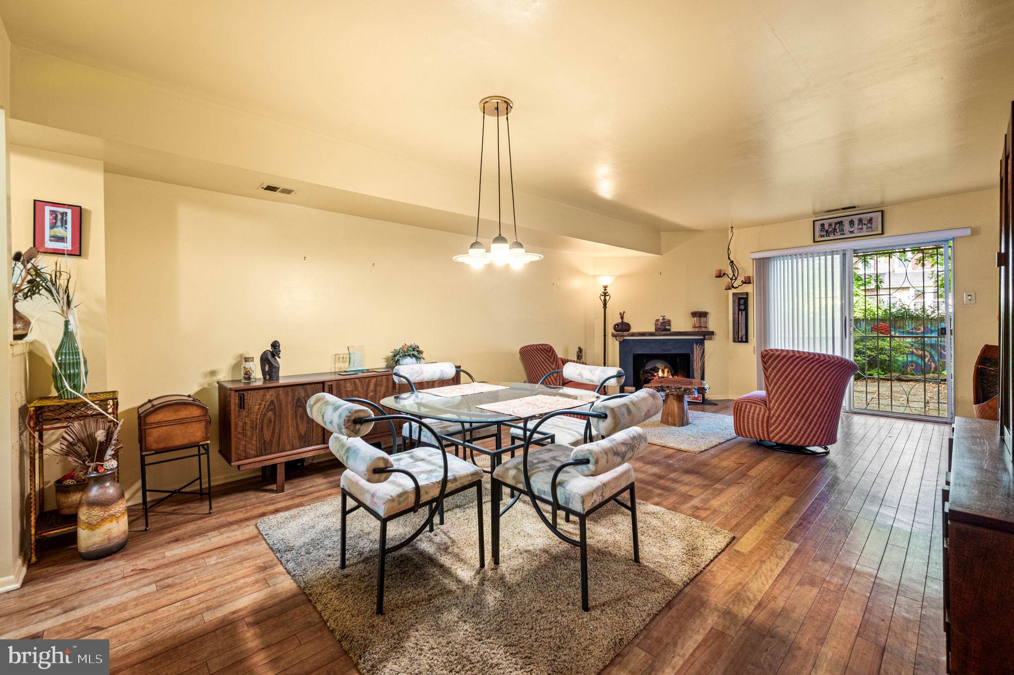 421 W SCHOOL HOUSE LANE 28