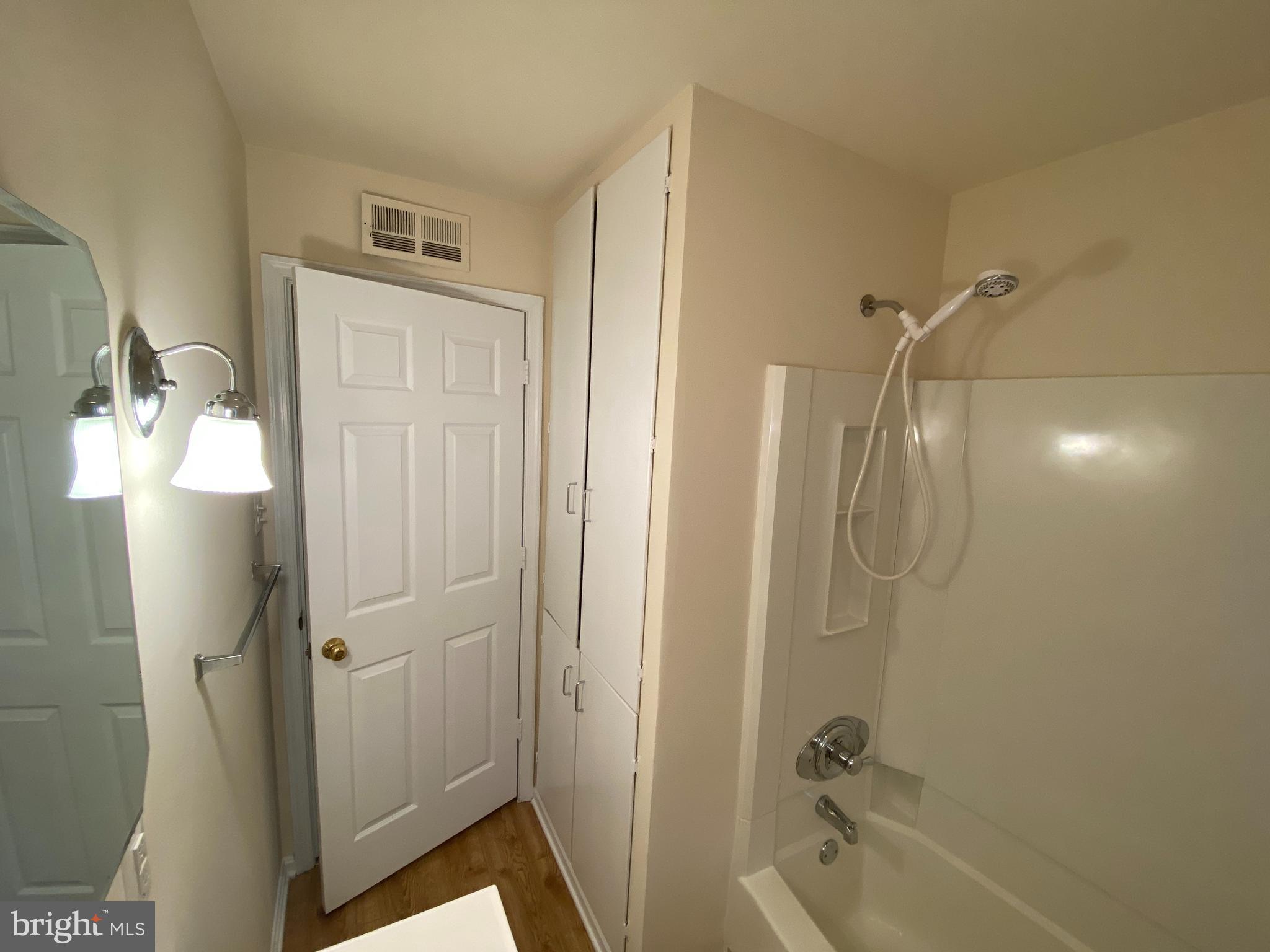 HIGHLAND HOMES - Residential Lease