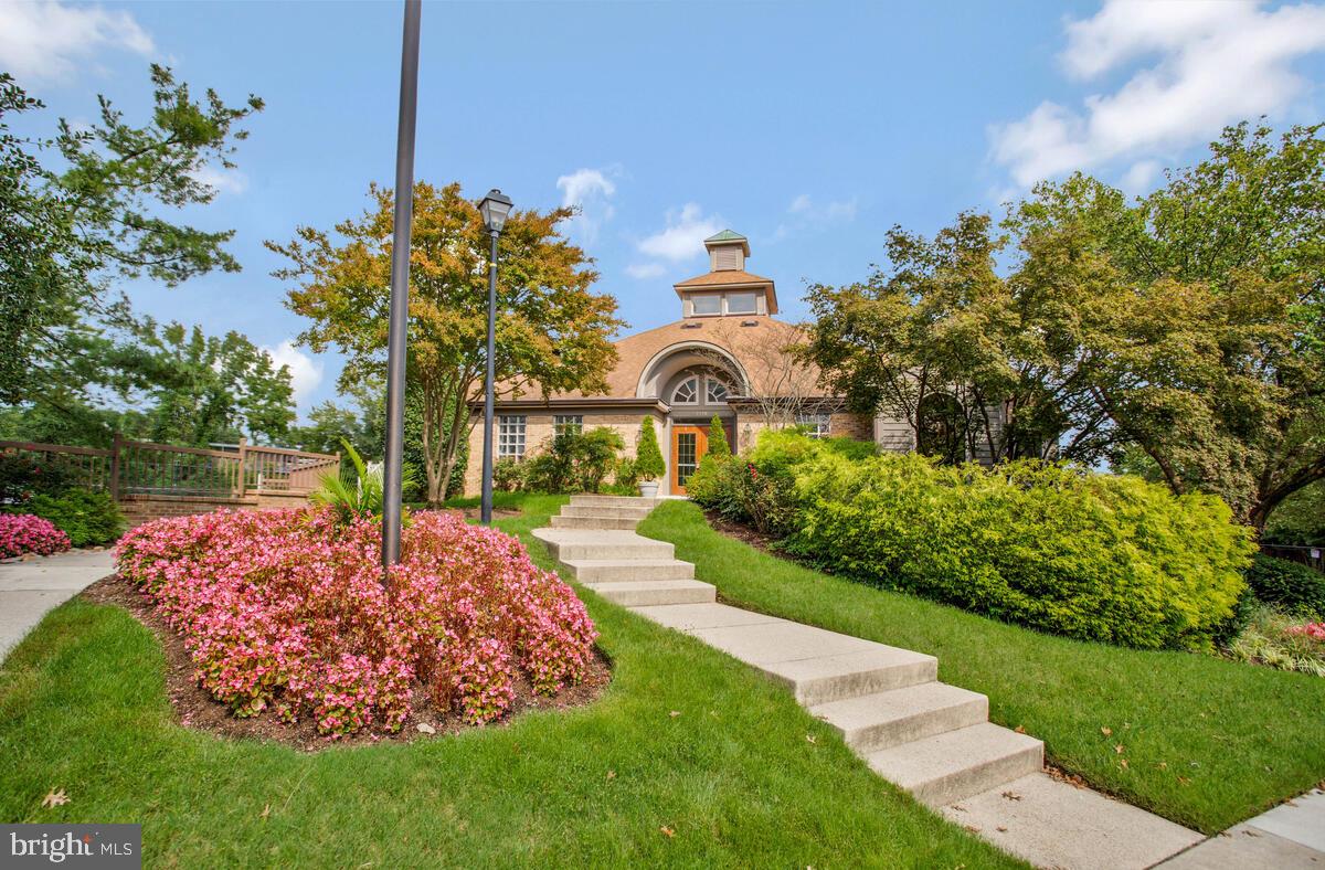 SEVEN OAKS - Residential