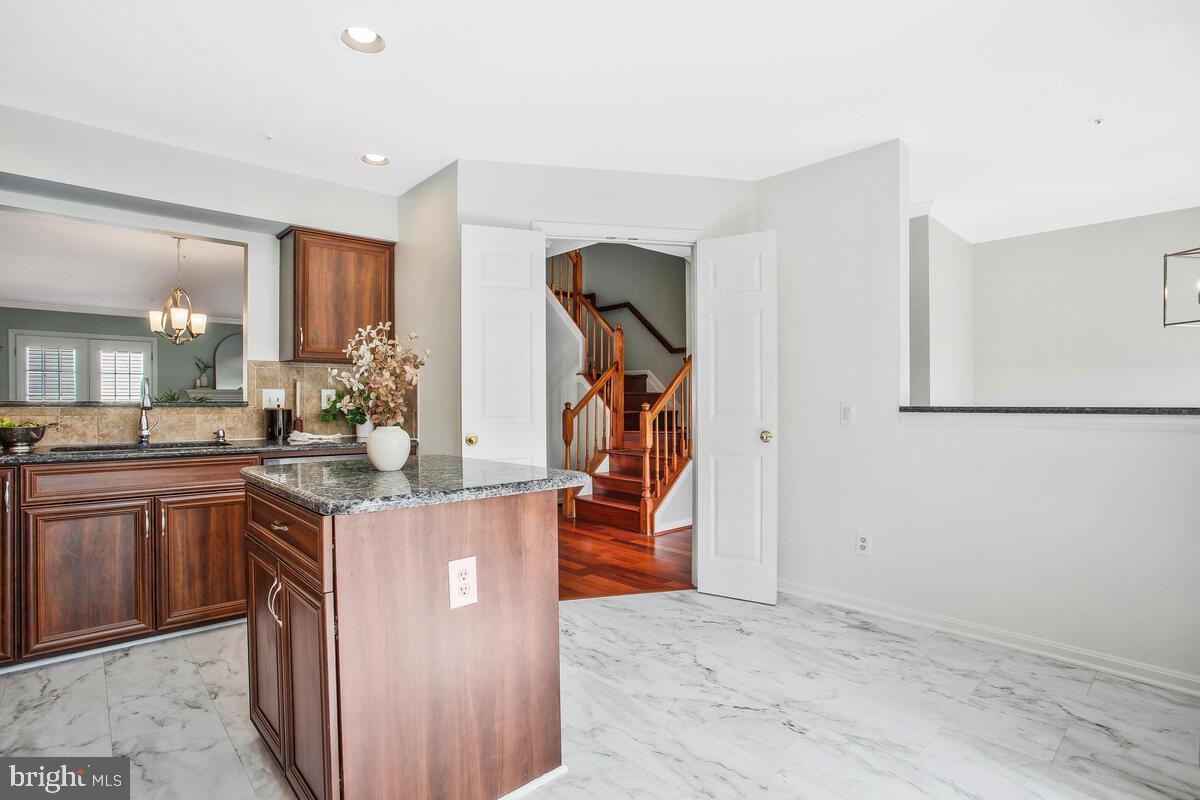 SEVEN OAKS - Residential