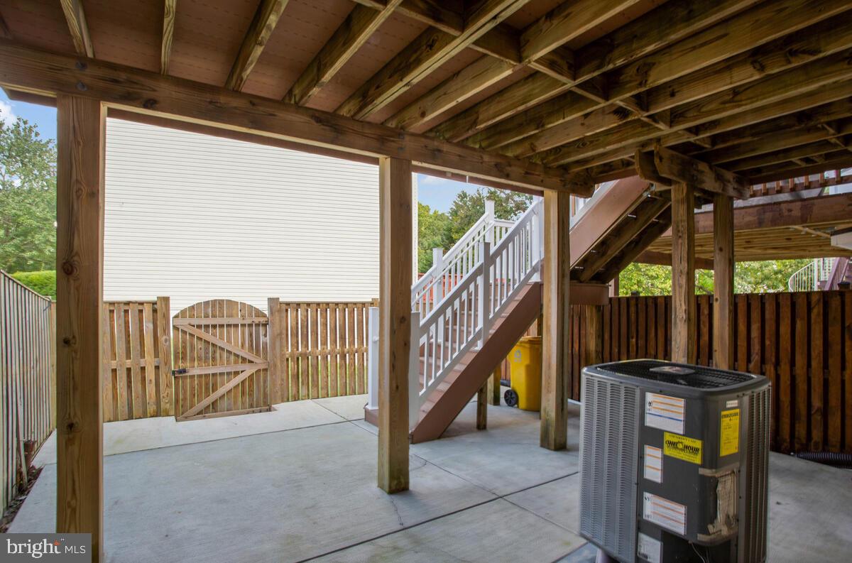 SEVEN OAKS - Residential