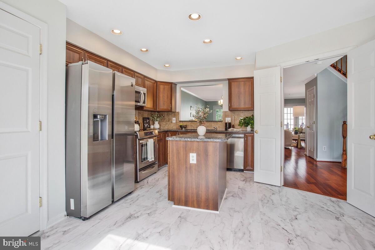 SEVEN OAKS - Residential