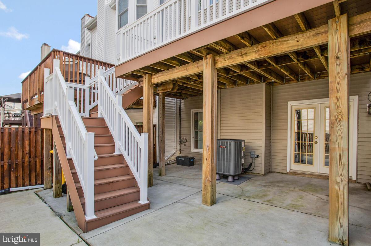 SEVEN OAKS - Residential