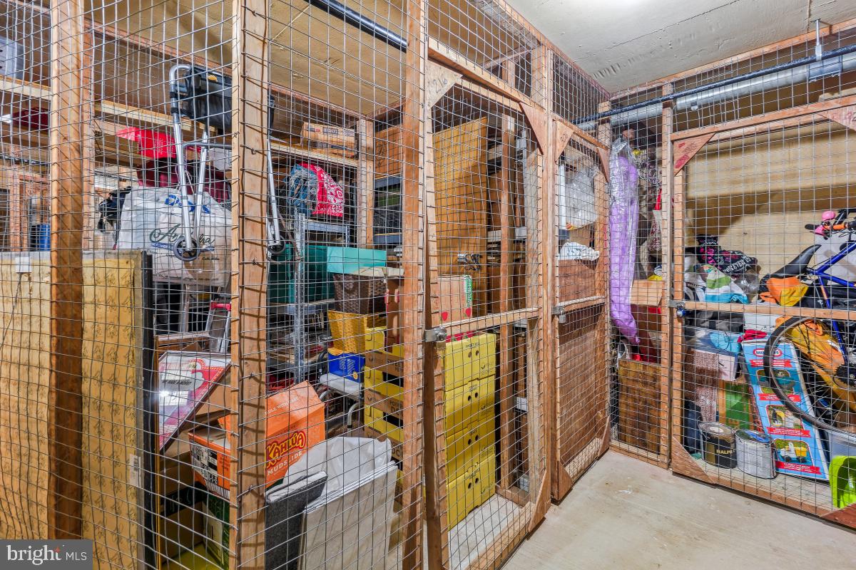 MONTEBELLO - Residential