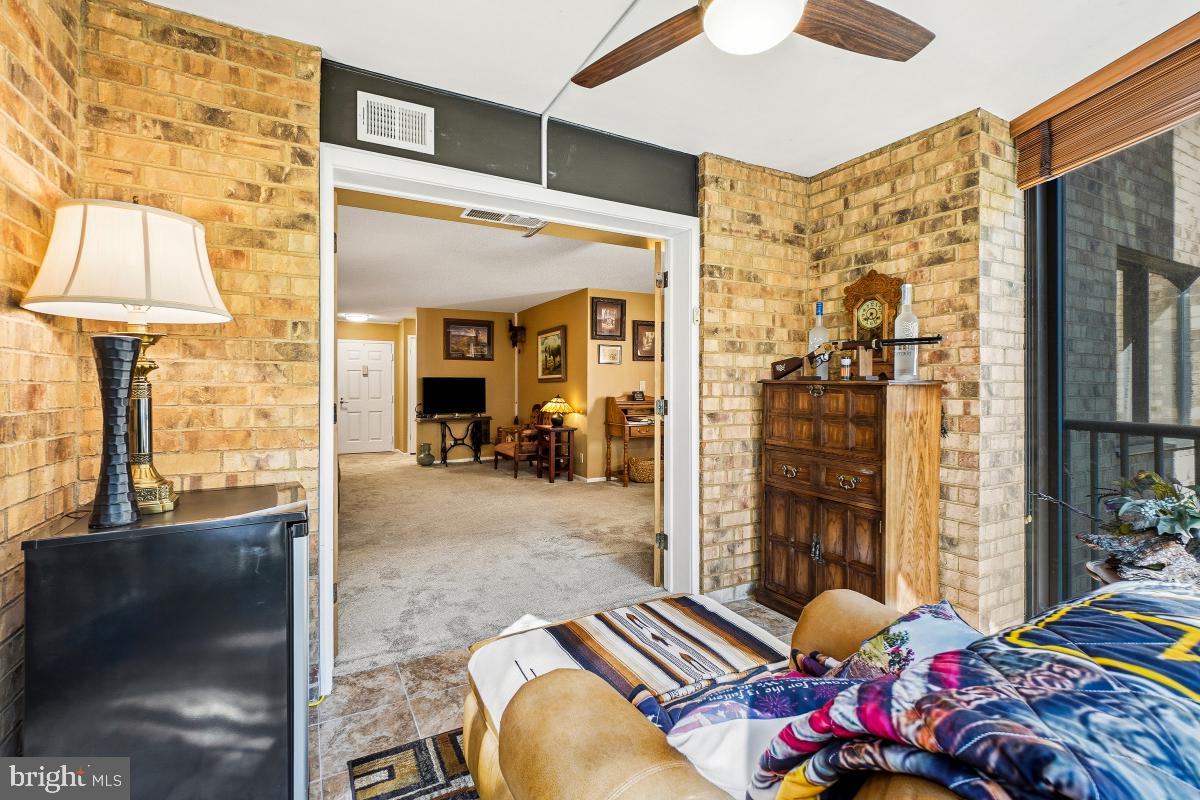 MONTEBELLO - Residential