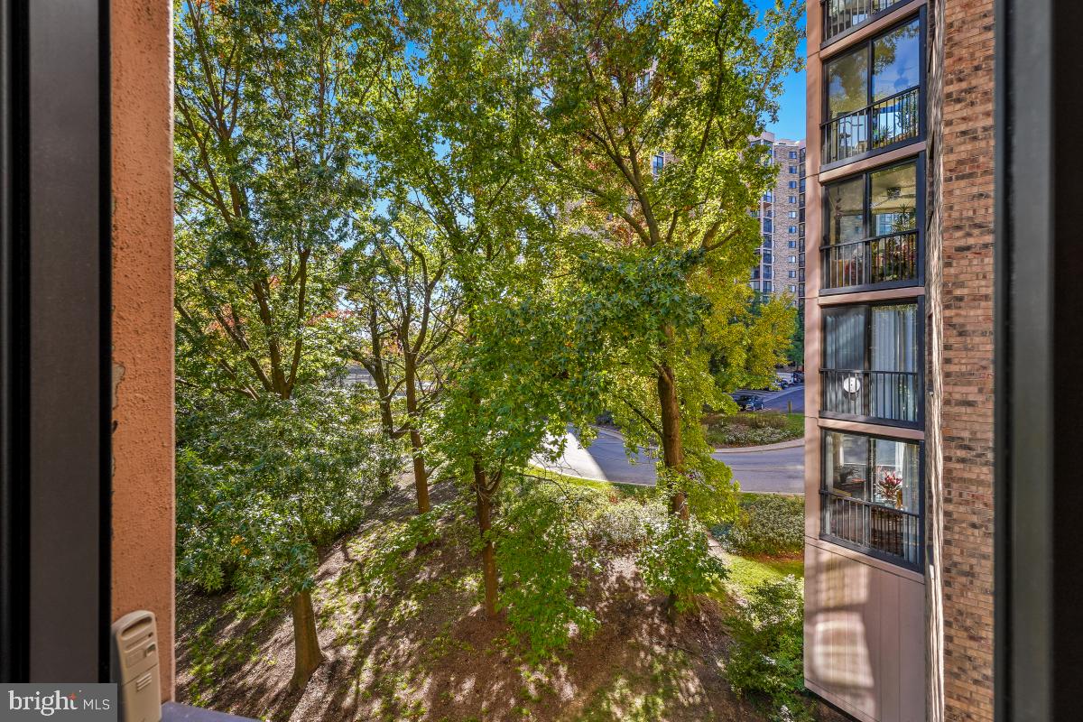 MONTEBELLO - Residential