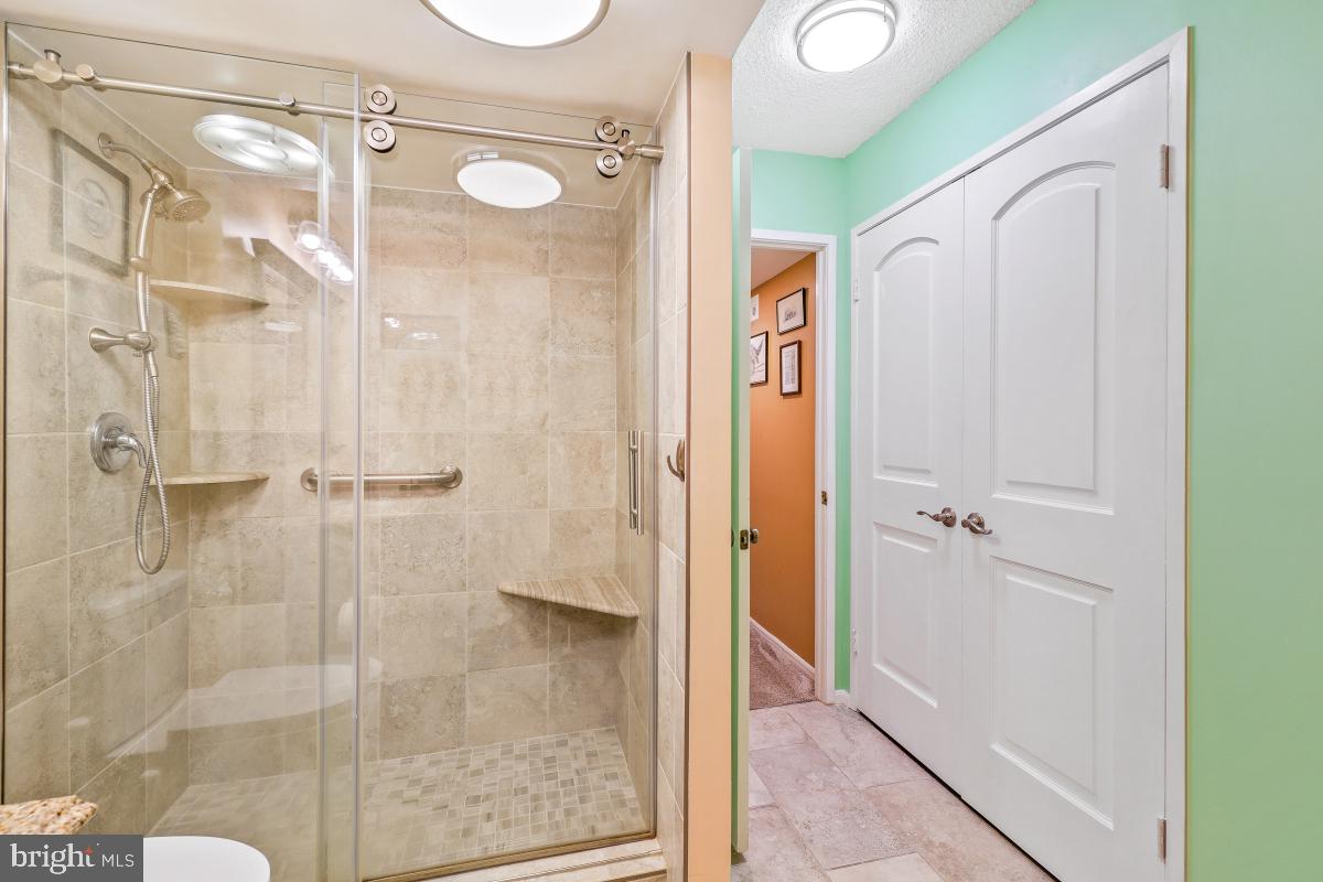 MONTEBELLO - Residential