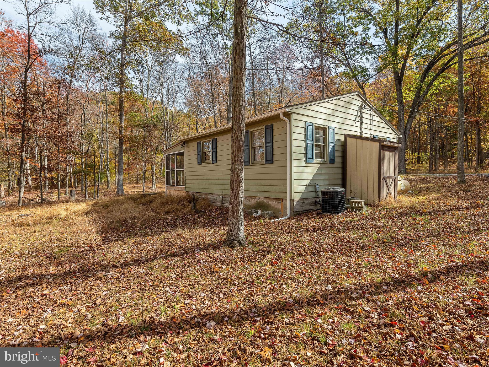 BRIARY BOTTOM - Residential