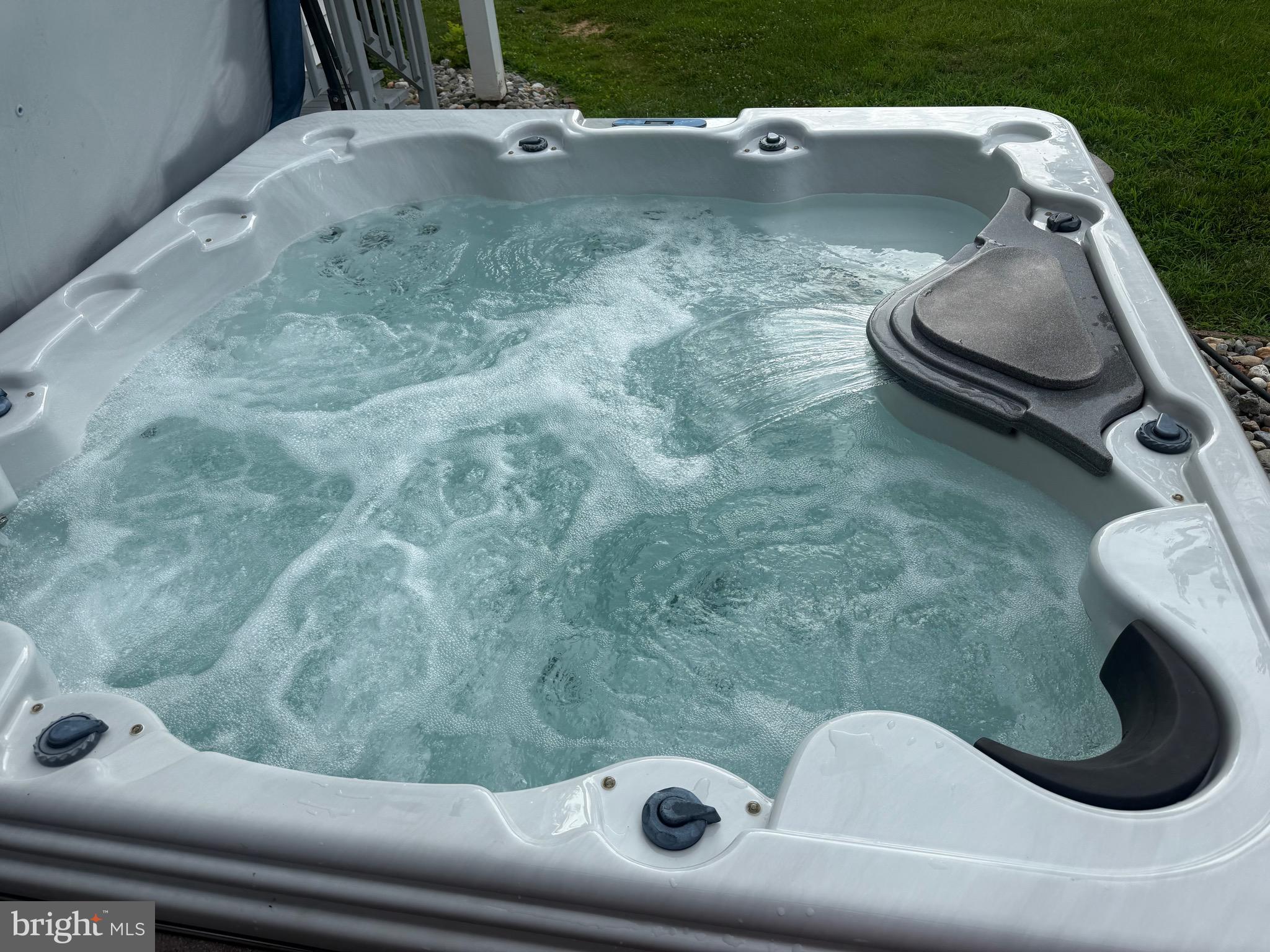 MACRIDGE ESTATES - Residential