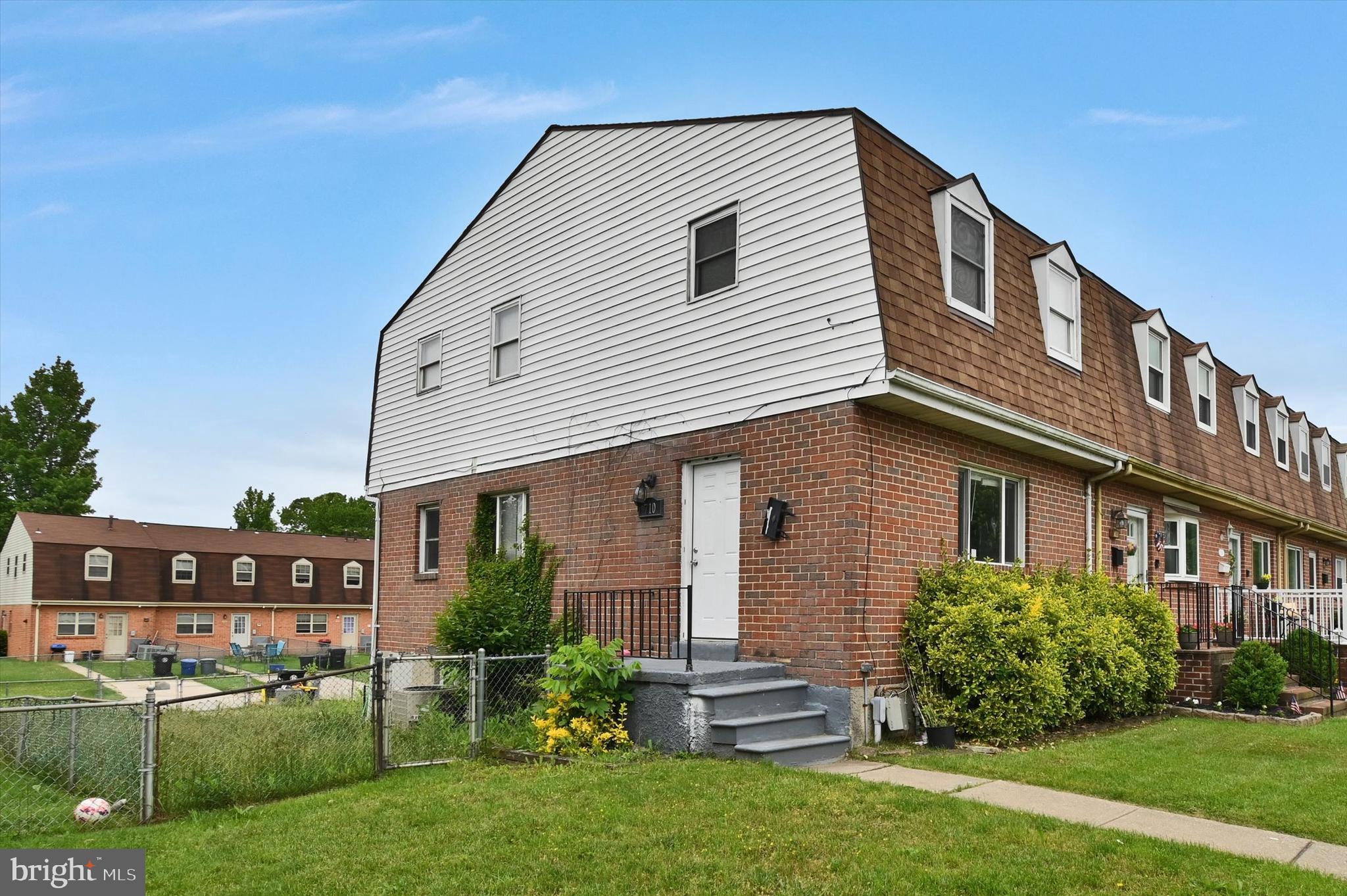 MIDDLE RIVER - Residential