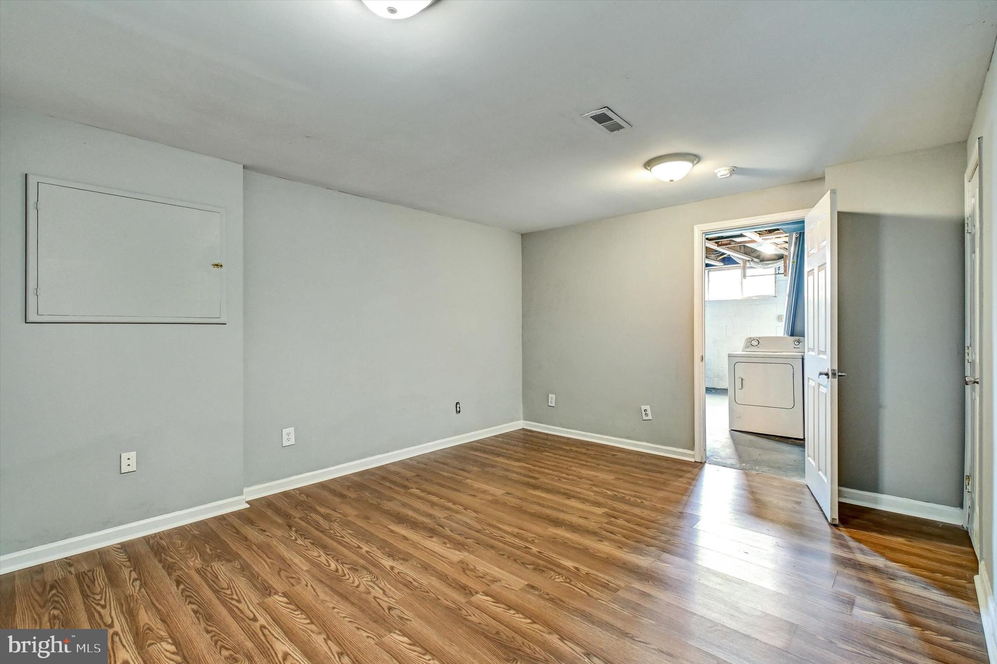 MIDDLE RIVER - Residential