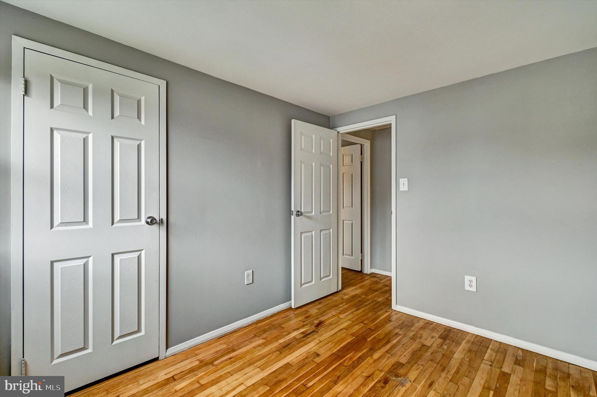 MIDDLE RIVER - Residential