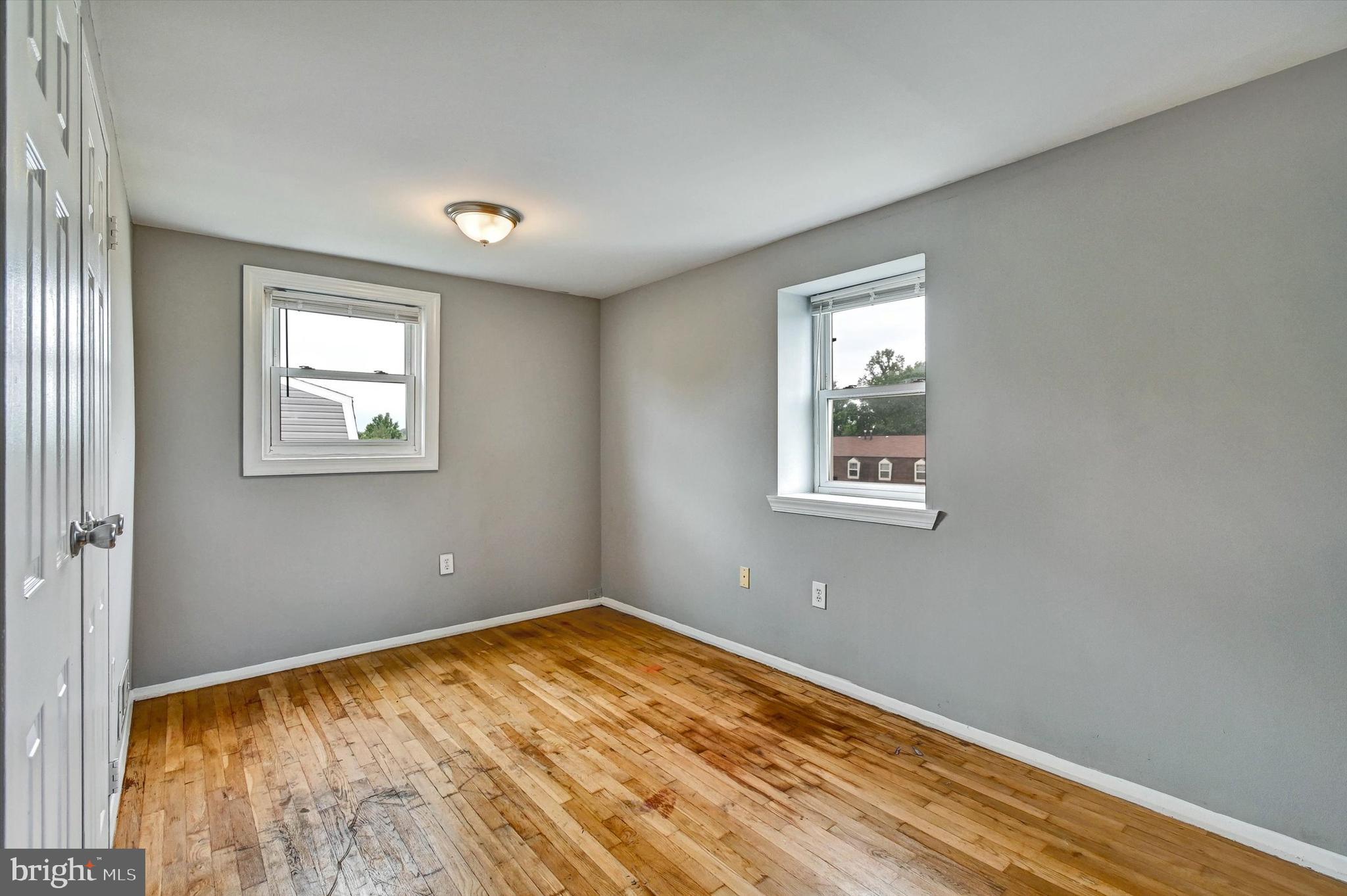 MIDDLE RIVER - Residential