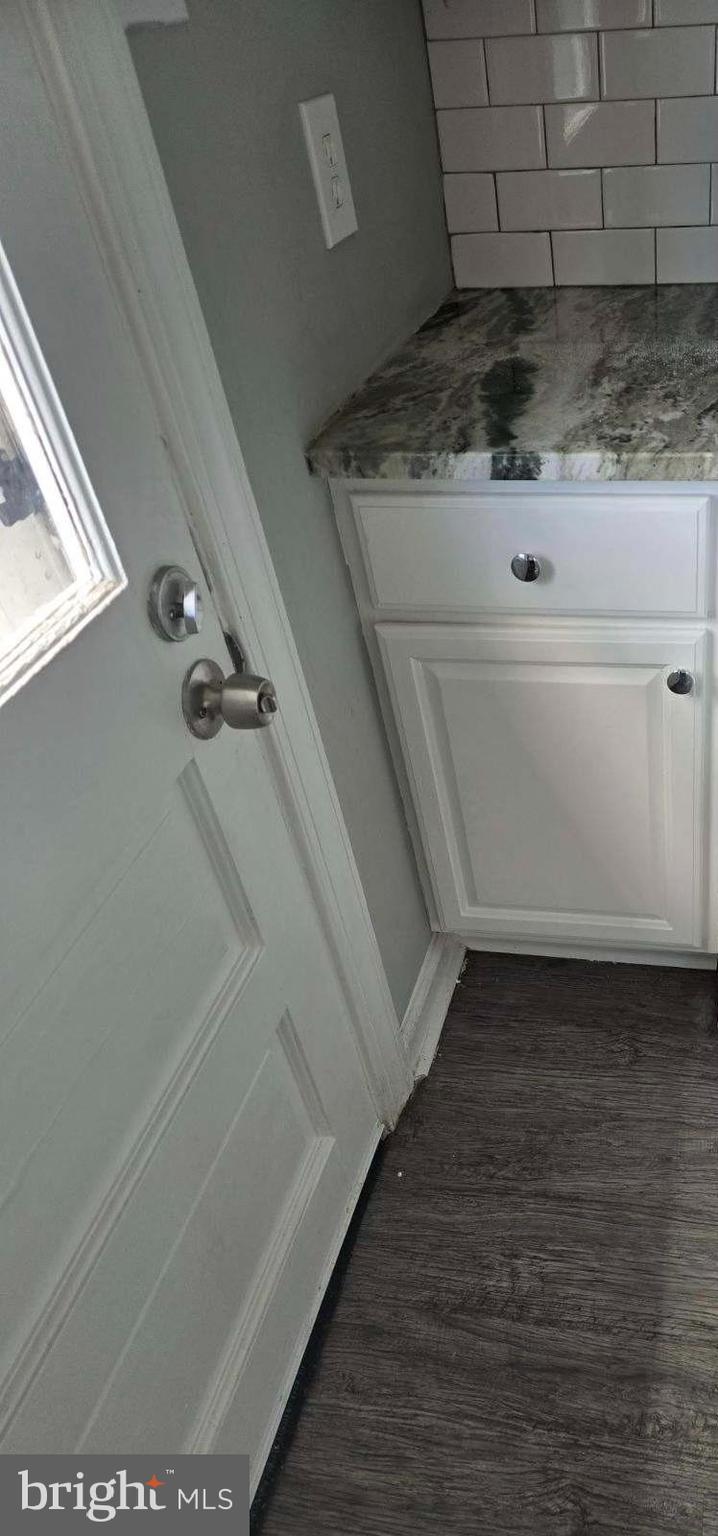 MIDDLE RIVER - Residential