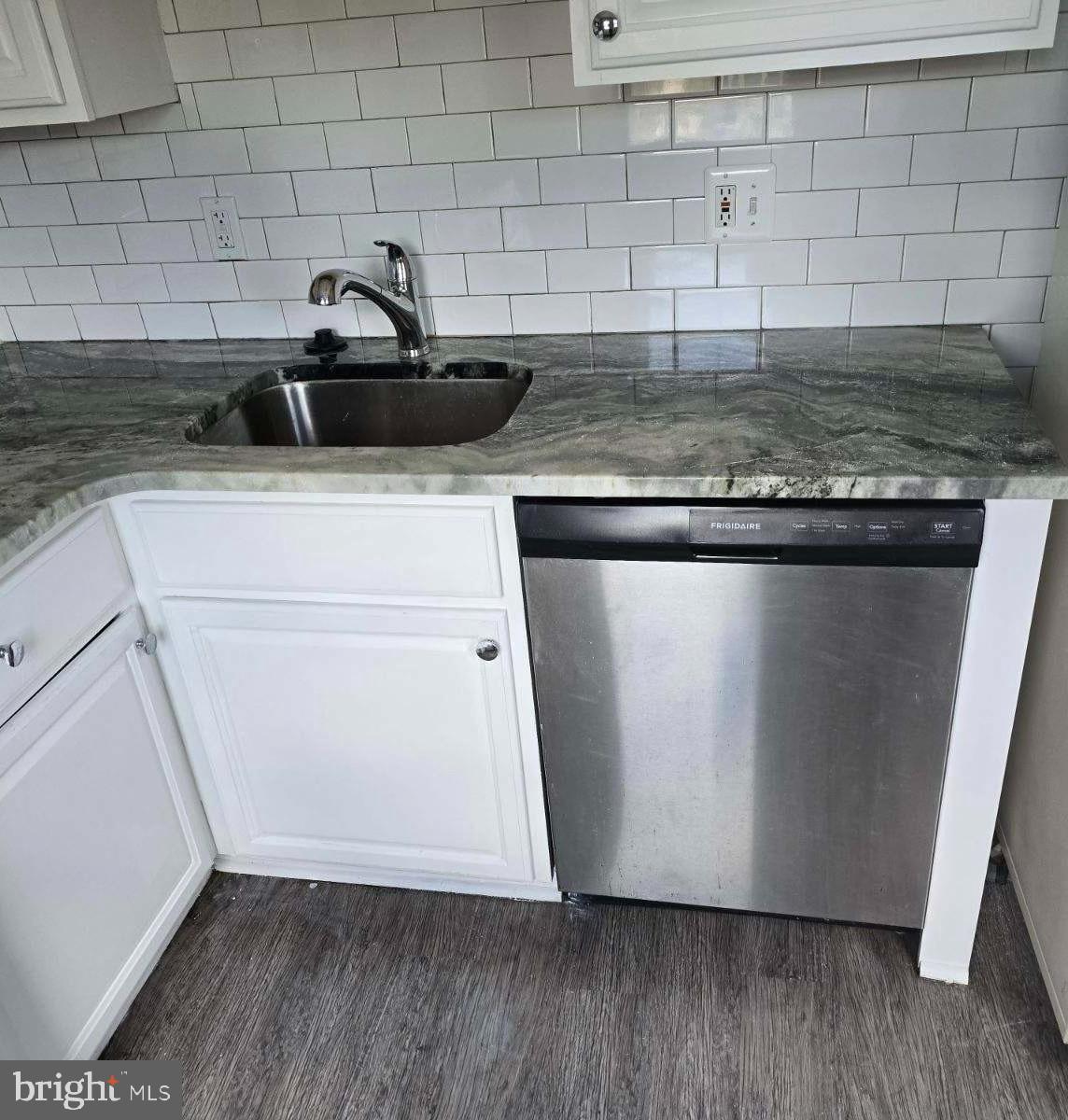 MIDDLE RIVER - Residential