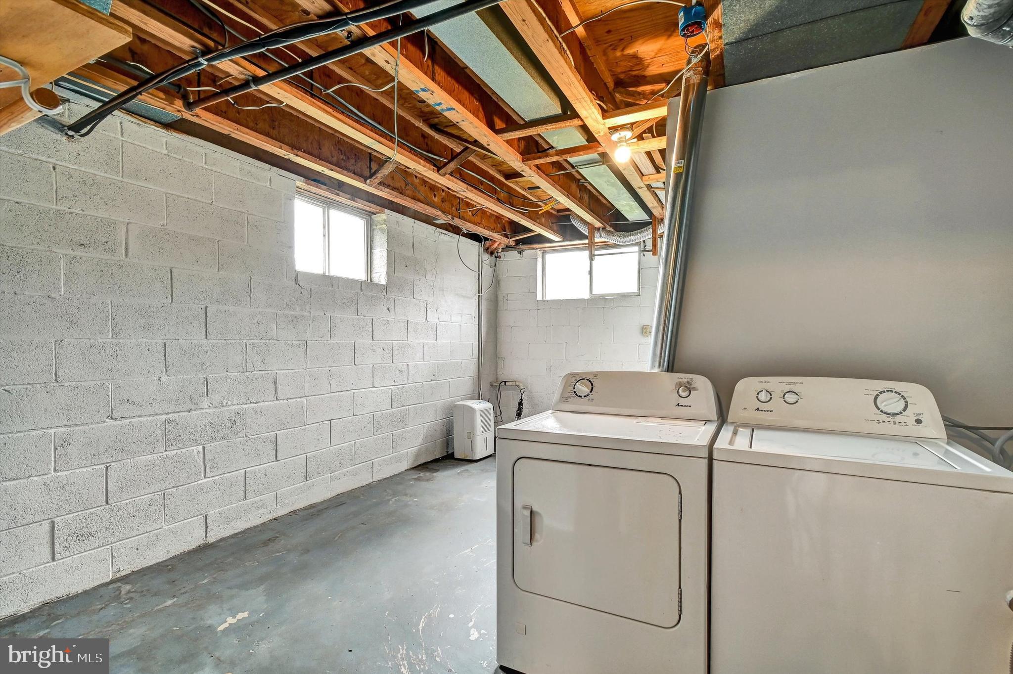 MIDDLE RIVER - Residential