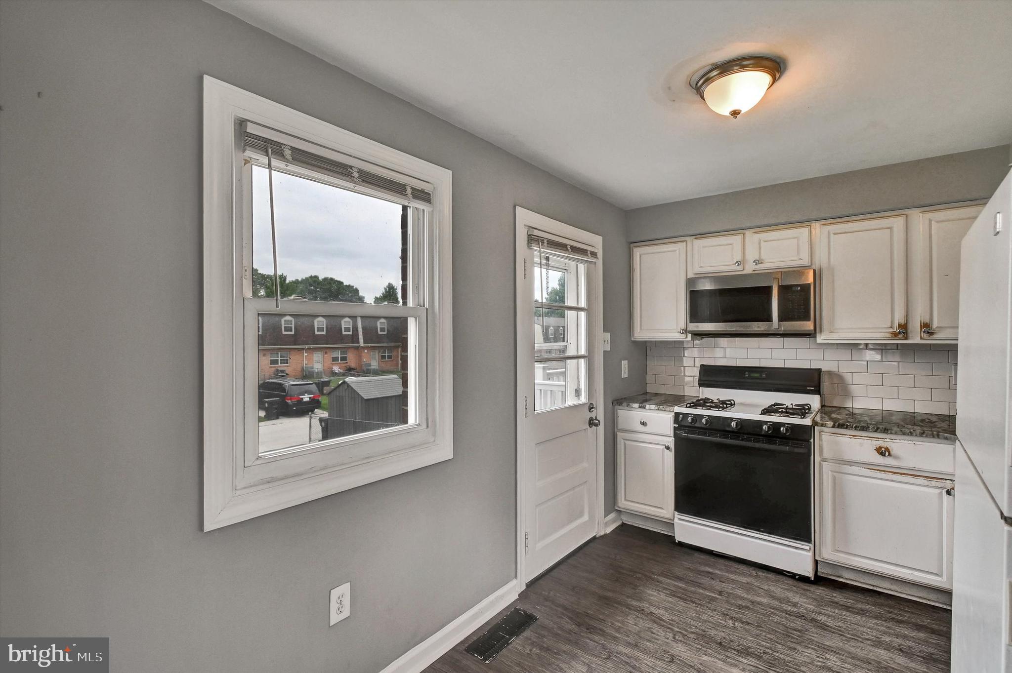 MIDDLE RIVER - Residential